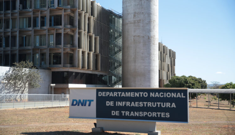 Edificio sede do  Departamento Nacional de Infraestrutura de Transportes – DNIT